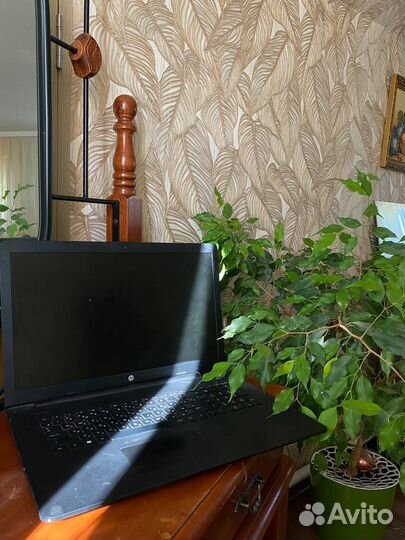 Ноутбук HP 17-ak008ur