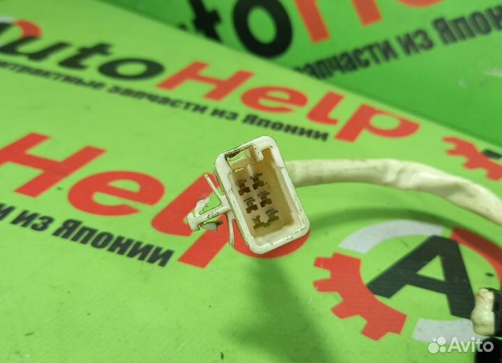 Стеклопод toyota altezza GXE10 передний правый