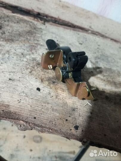 Ручка открывания багажника Ниссан Альмера классик