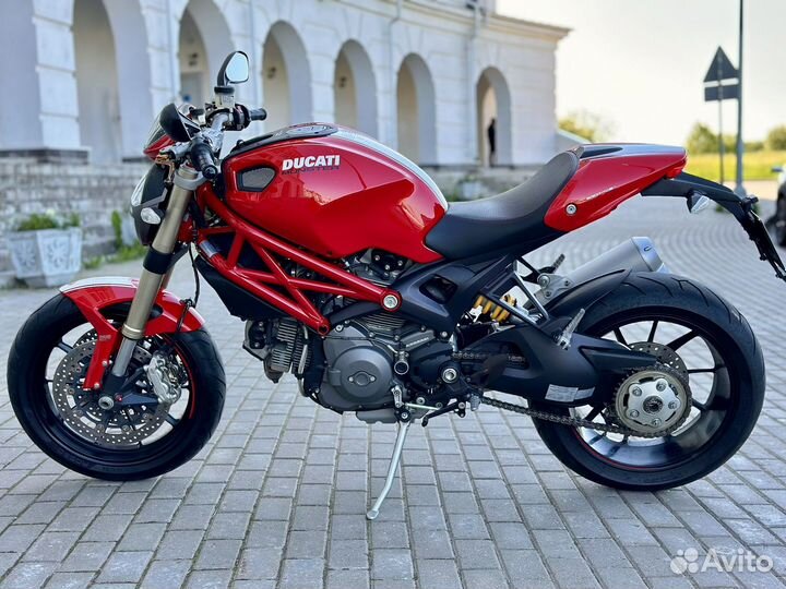Ducati Monster 1100 EVO (Abs+Tcs), 10.800км