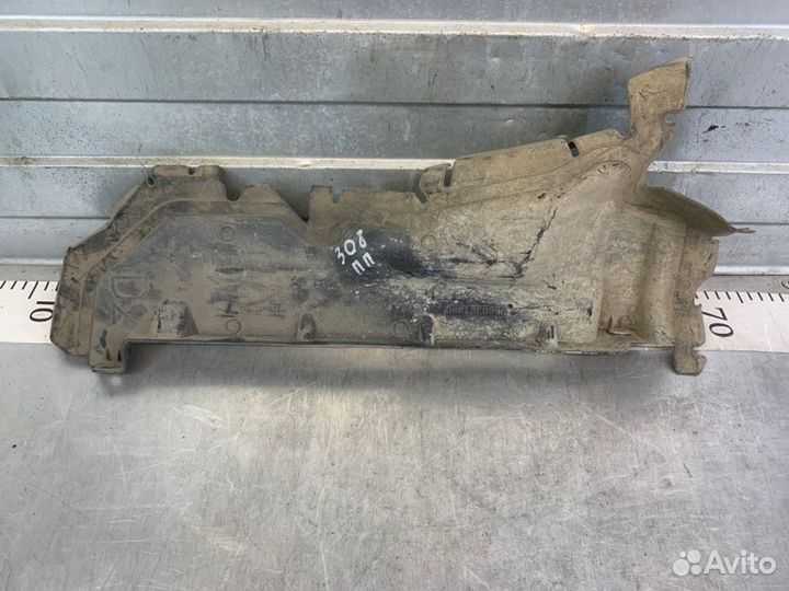 Воздуховод радиатора правый Peugeot 308 4A/C 2007