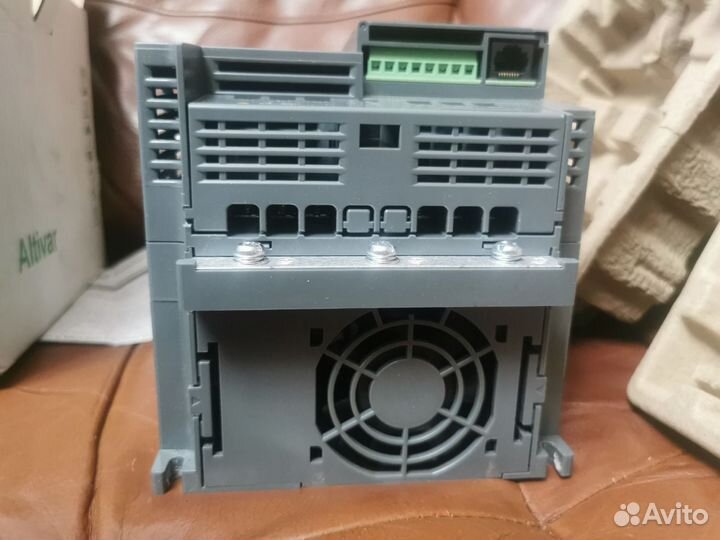 Новый частотник 4 кВт ATV310HU40N4E