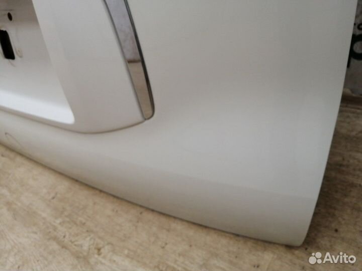 Крышка багажника 67005-60F50