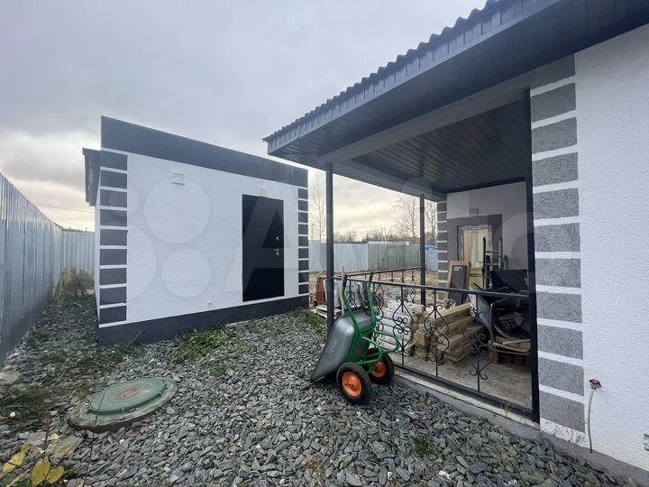 Коттедж 140 м² на участке 8 сот.