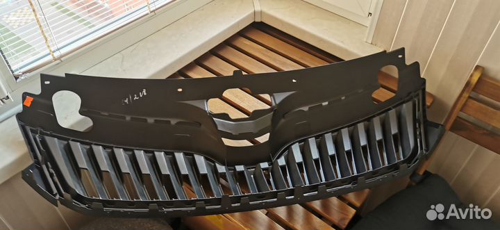 Решетка радиатора Skoda Rapid без молдинга