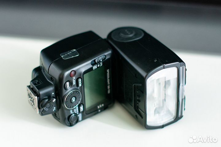 Вспышка Nikon Speedlight SB-700