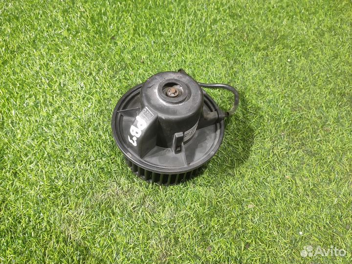 Моторчик отопителя Volkswagen Passat B3