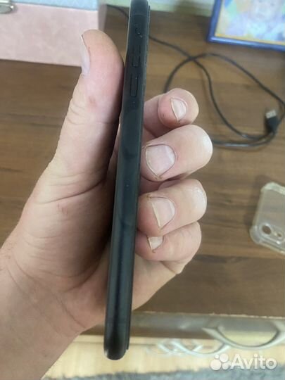 Телефон iPhone XR