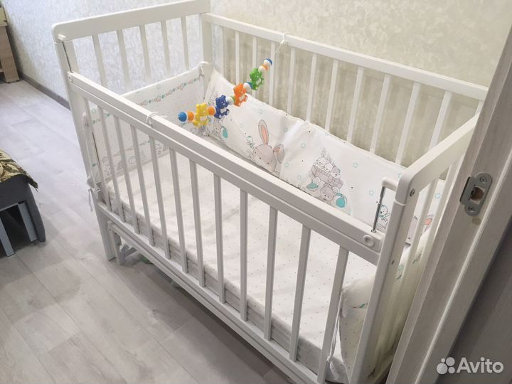 Детская кровать Babyton с маятником