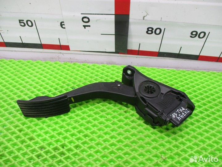 Педаль газа Mitsubishi Pajero Sport 3