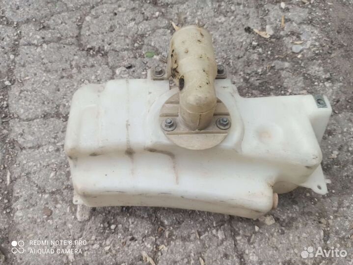 Бачок омывателя стекла двери багажника Pajero 2