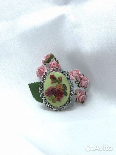 Брошь ручной работы