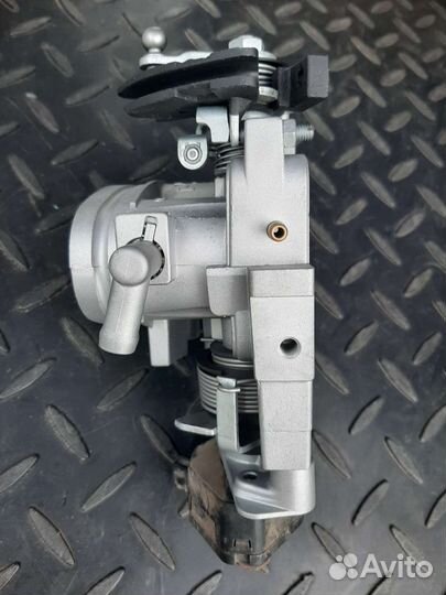 Дроссельная заслонка Ауди 80 2.0 авк