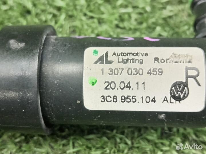 Форсунка омывателя фары правая VAG Volkswagen Pass