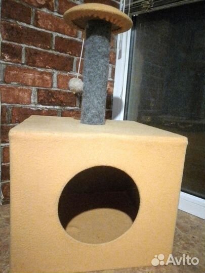 Домик для кошек с когтеточкой(новый)