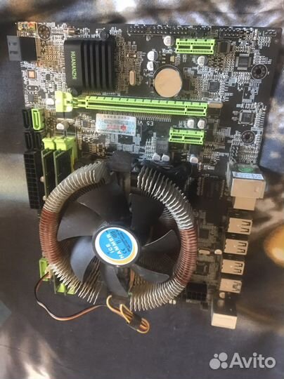 Материнская плата с процессором и памятью