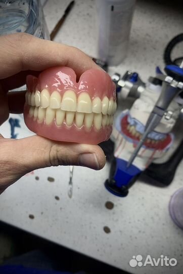 Зубные протезы