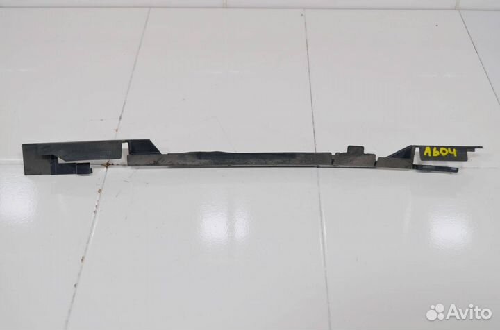 Уплотнитель радиатора левый Volkswagen Tiguan 2