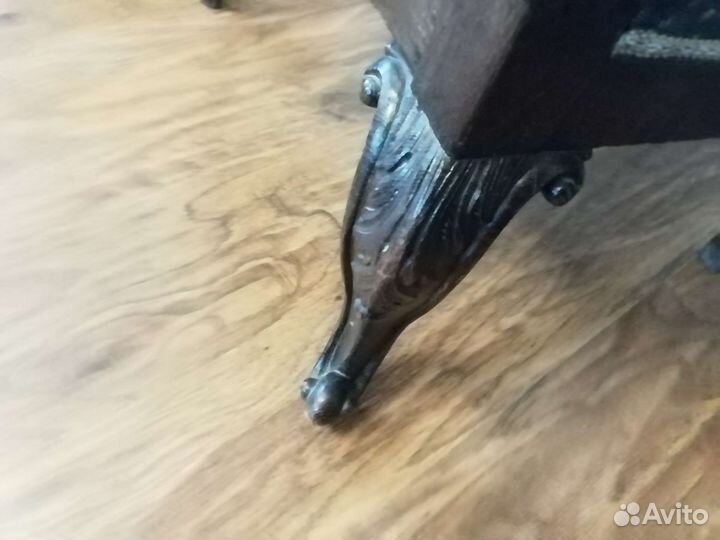 Кресло антикварное дубовое