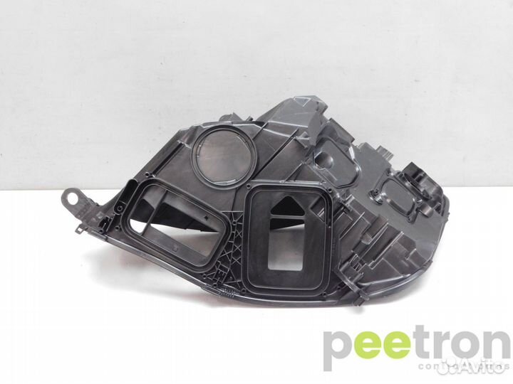 Б/У Б/У Корпус фары правой новая LED. Digital