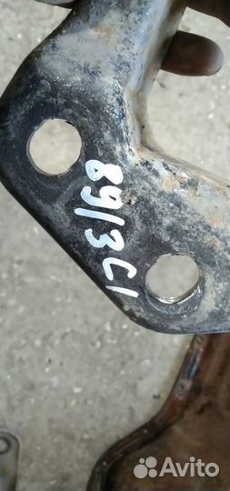 Кронштейн балки левый задний Chevrolet Cruze