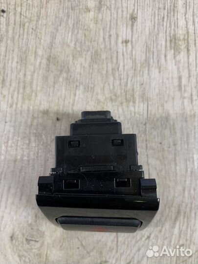 Кнопка аварийной сигнализации KIA RIO X-line