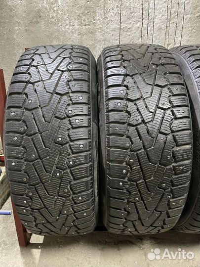 Pirelli Ice Zero 215/60 R16 99T