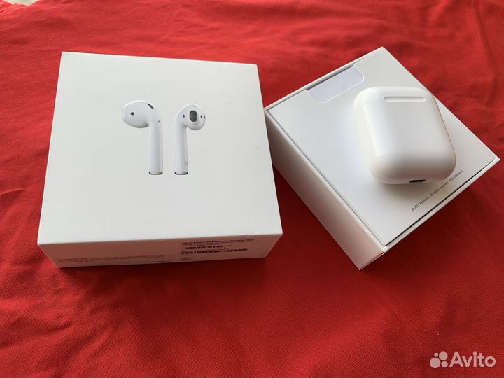 Кейс для наушников Apple Airpods