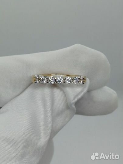 Золотое кольцо с фианитом 17р