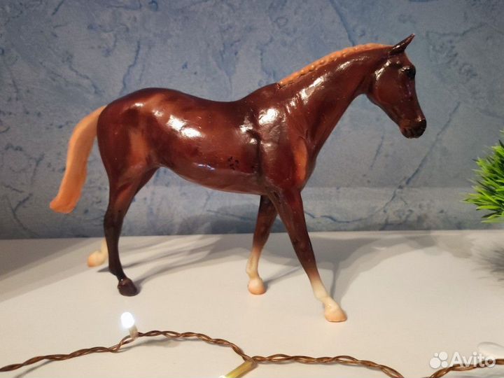 Лошадь breyer