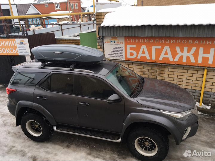 Автобокс Broomer на Toyota Fortuner