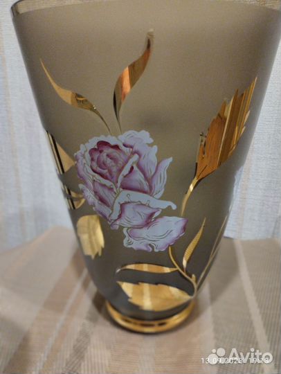 Ваза для цветов дымчатое стекло Богемия. Чехия