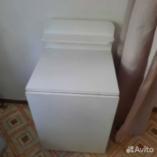 Стол маникюрный складной