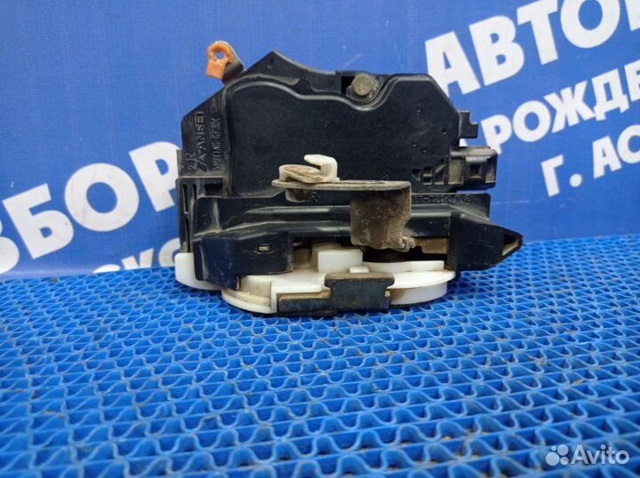 Задний правый замок двери Mitsubishi Lancer 9