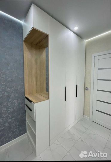 Распашной шкаф