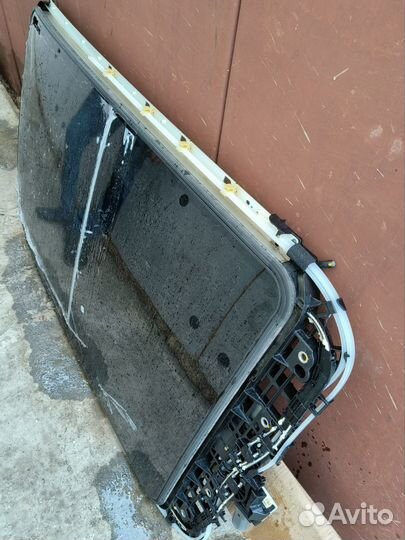Люк на крышу авто