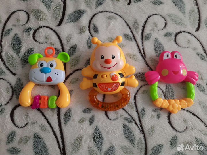 Первые игрушки погремушки