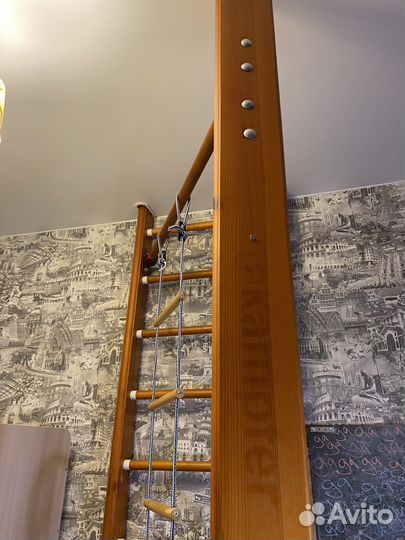 Шведская стенка деревянная с турником