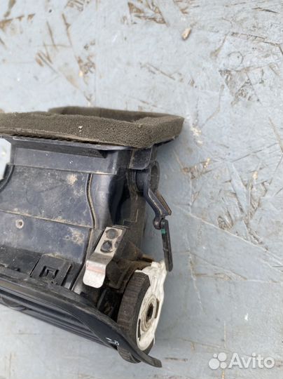 Дефлектор воздушный левый volkswagen polo 5