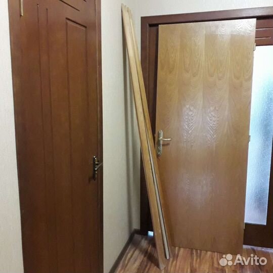 Продам входную дверь деревянную бу