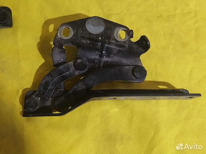 Петли дверей и петли капота VW Passat B7