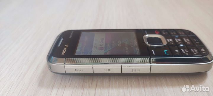 Кнопочный телефон Nokia