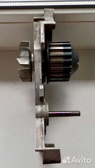 Помпа на renault logan