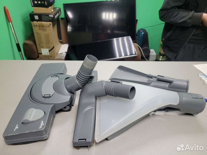 Продам моющий пылесос Zelmer состояния нового