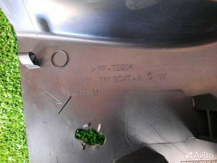 Накладка задней стойки левая Ford Focus 3 2.0L