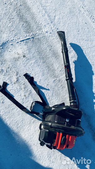 Бензиновая воздуходувка