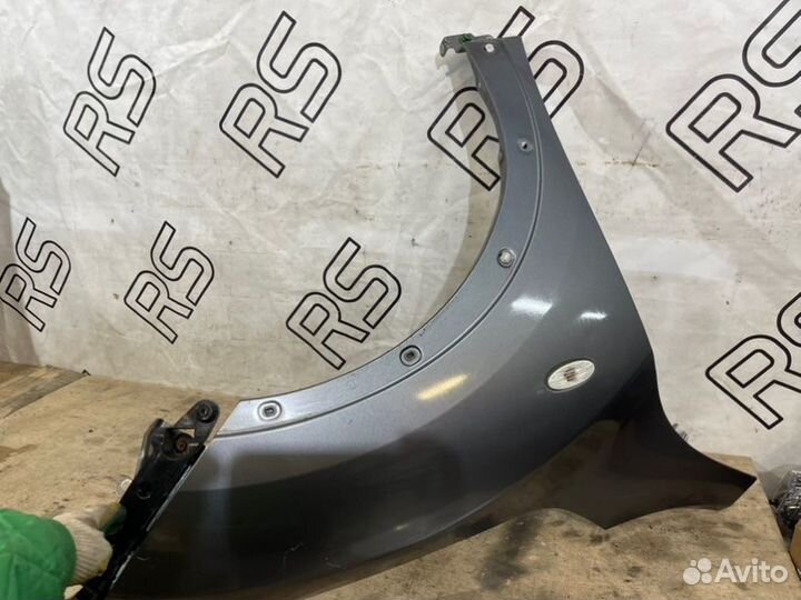 Крыло переднее правое Nissan Juke 1