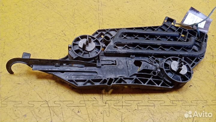 Кронштейн фары Octavia (A5 1Z)