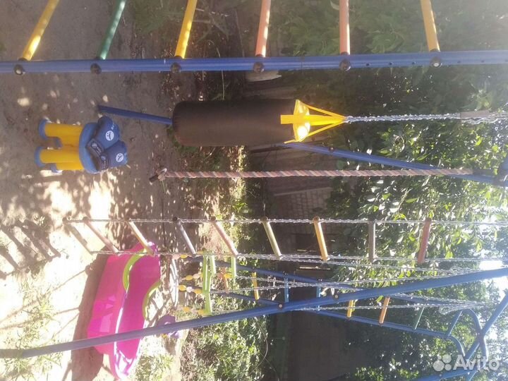 Уличная игровая площадка. Спортивный комплекс