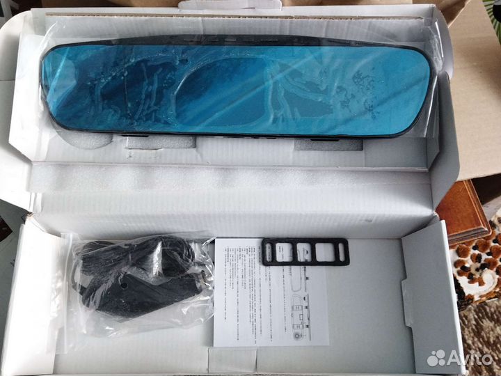 Зеркало заднего вида с регистратором